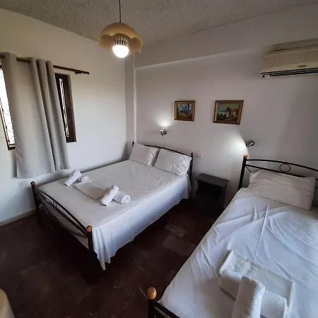 Family In With Terrace Apartament