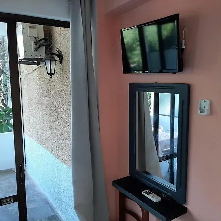 Family In With Terrace * Benitses (Corfu)