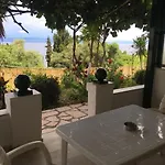 Family In With Terrace Apartman
